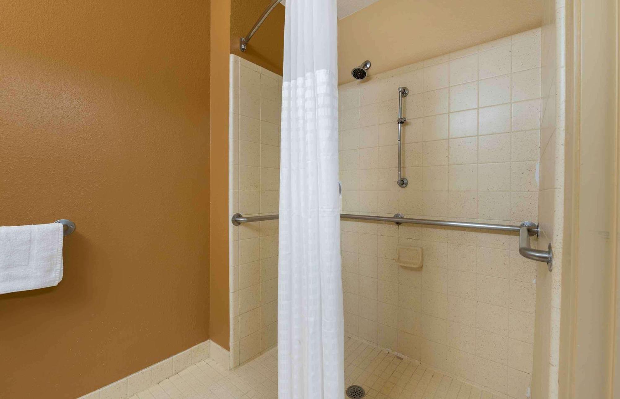 Extended Stay America Suites - Chicago - Schaumburg - Convention Center Bagian luar foto