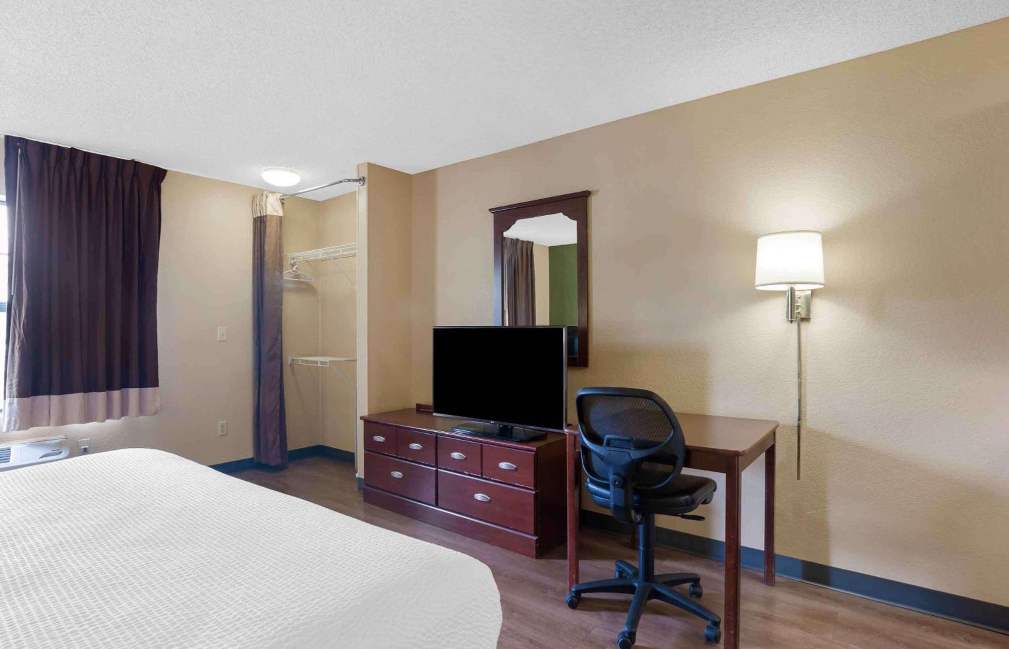 Extended Stay America Suites - Chicago - Schaumburg - Convention Center Bagian luar foto