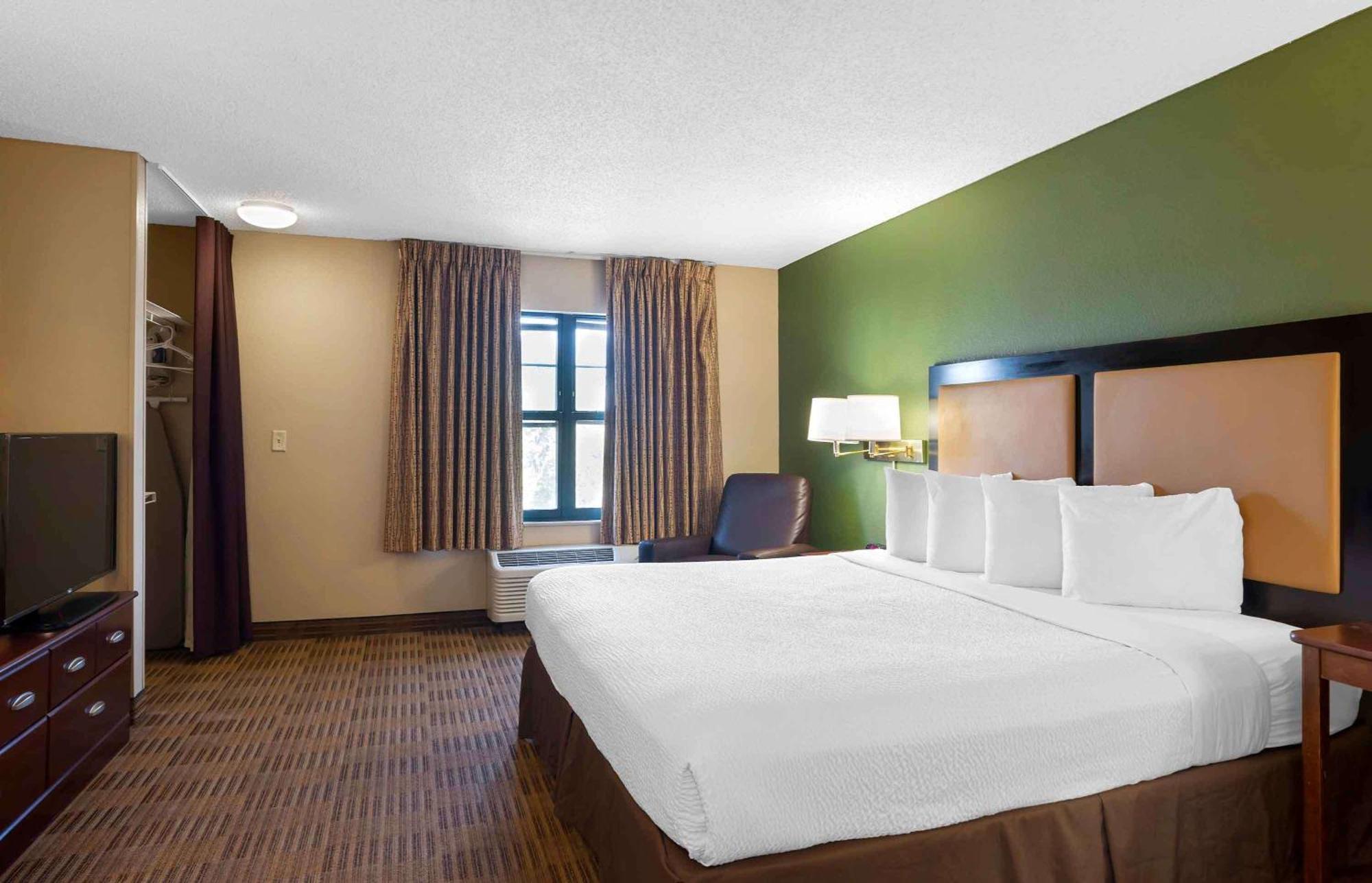 Extended Stay America Suites - Chicago - Schaumburg - Convention Center Bagian luar foto