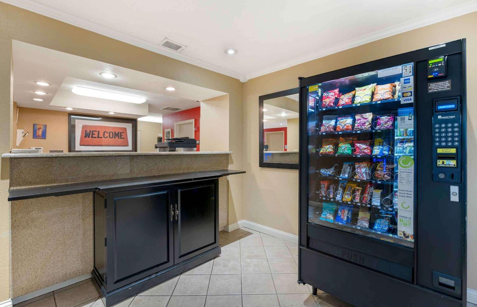 Extended Stay America Suites - Chicago - Schaumburg - Convention Center Bagian luar foto